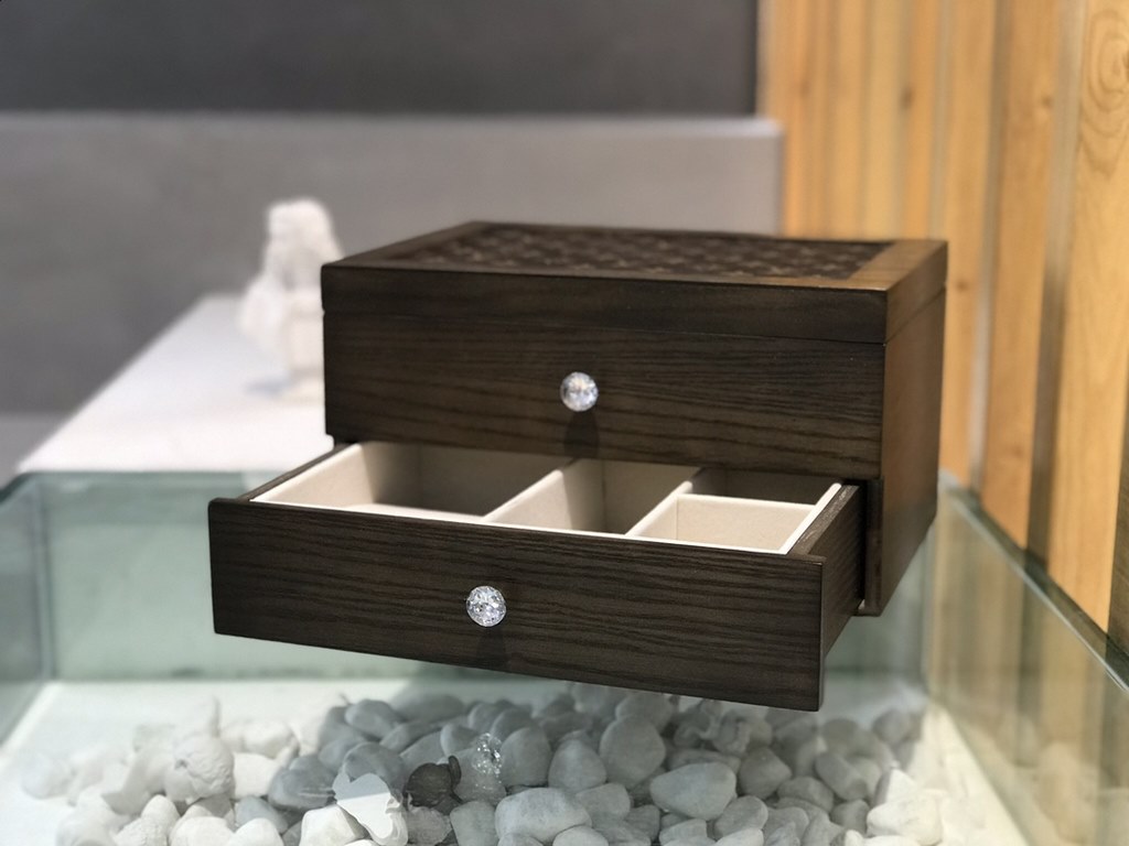 #New product first #Double solid wood diamond drawer, multi-functional wooden boxCarefully developed and uniquely crafted.#Exclusive customized background #(Impeccable) Size ：2921.516Weight ：2.5kg