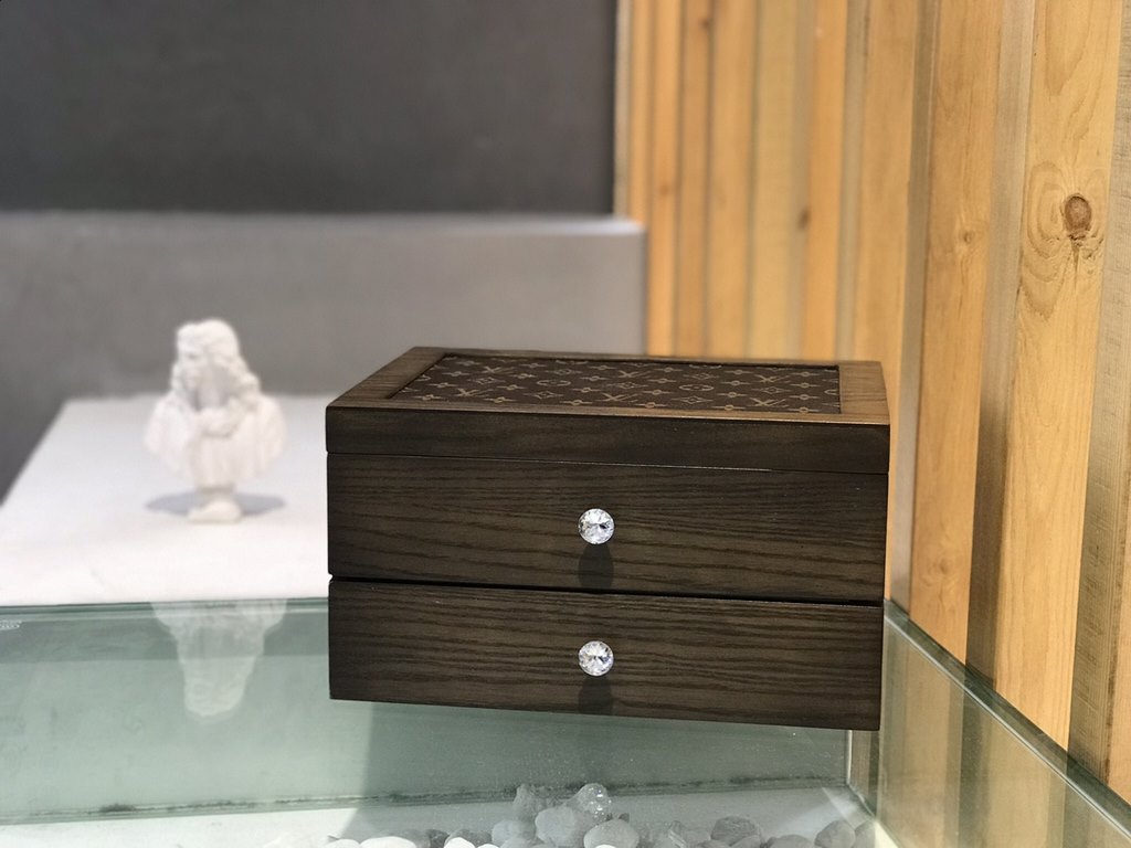 #New product first #Double solid wood diamond drawer, multi-functional wooden boxCarefully developed and uniquely crafted.#Exclusive customized background #(Impeccable) Size ：2921.516Weight ：2.5kg