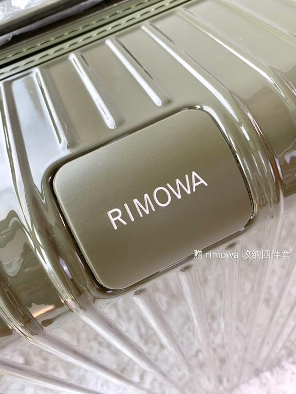 Rimowa Trolley caseluggageUltra-light pc zipper case, must get the same high value trolley case of YiYiChixi! Rimowa Essential new color collection! When you're young, you need to look good to travel! Rimowa Organizer Se