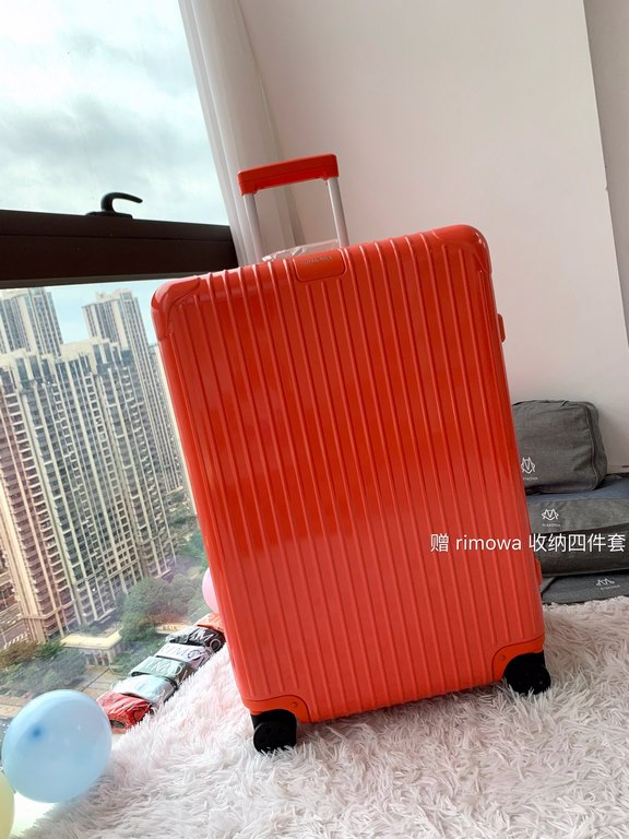 Rimowa Trolley caseluggageUltra-light pc zipper case, must get the same high value trolley case of YiYiChixi! Rimowa Essential new color collection! When you're young, you need to look good to travel! Rimowa Organizer Se