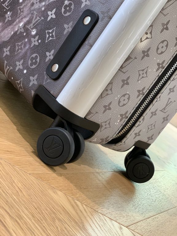 LOUIS VUITTON-HORIZON four-wheeled trolley case 55cm Specifications 38  55  21 (L  H  W) counter genuine quality In stock!L V Horizon trolley case is a classic piece created by the brand in collaboration with designer Ma