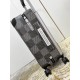 Exclusive Black Luggage】The new Horizon luggage revolutionizes Louis Vuitton's legacy with a creative twist. The iconic Monogram canvas is embellished with travel appliqués that harken back to the brand's heritage of lug