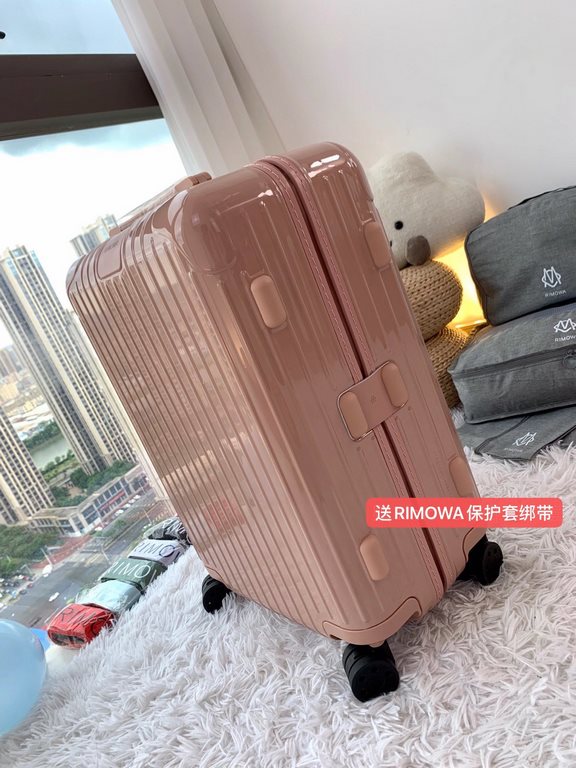 [Desert Powder] RIMOWA RIMOWA new color suitcase, easy to use the same Essential series, colorful, enjoy the journey. Using the national universal TSA customs lock, upgraded version of the simple logo fashion high-end, u