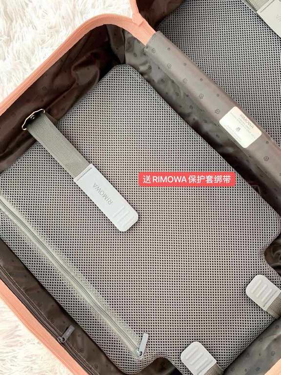 [Desert Powder] RIMOWA RIMOWA new color suitcase, easy to use the same Essential series, colorful, enjoy the journey. Using the national universal TSA customs lock, upgraded version of the simple logo fashion high-end, u