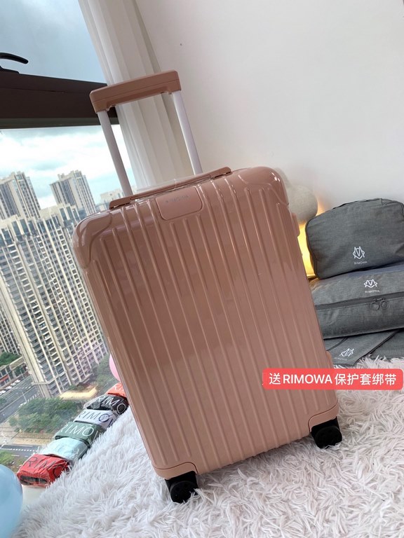 [Desert Powder] RIMOWA RIMOWA new color suitcase, easy to use the same Essential series, colorful, enjoy the journey. Using the national universal TSA customs lock, upgraded version of the simple logo fashion high-end, u