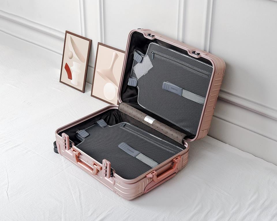 Highest Edition RIMOWA Topas Series 925 Germany(ZP special precious one can be said to be rimowa debut so far the long history of the classic series now the official website can not be bought unless specifically run abro