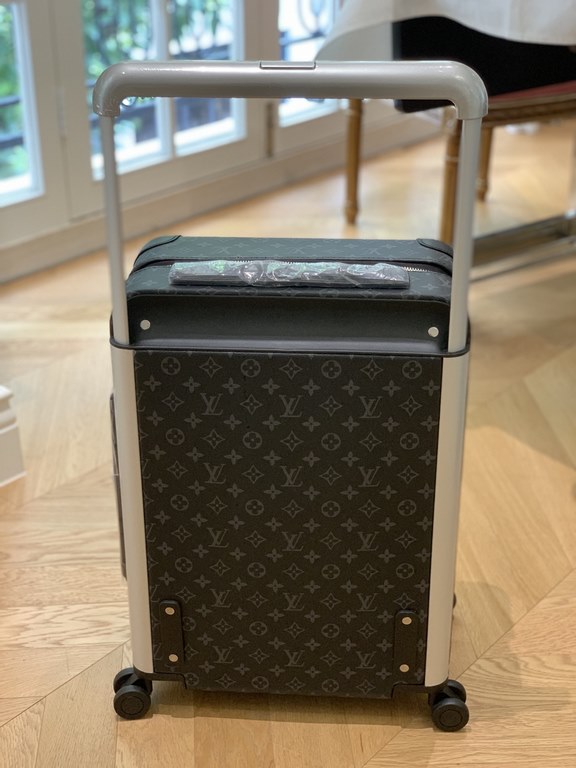 LOUIS VUITTON-HORIZON four-wheeled trolley case 55cm Specifications 38  55  21 (L  H  W) counter genuine quality In stock!L V Horizon trolley case is a classic piece created by the brand in collaboration with designer Ma