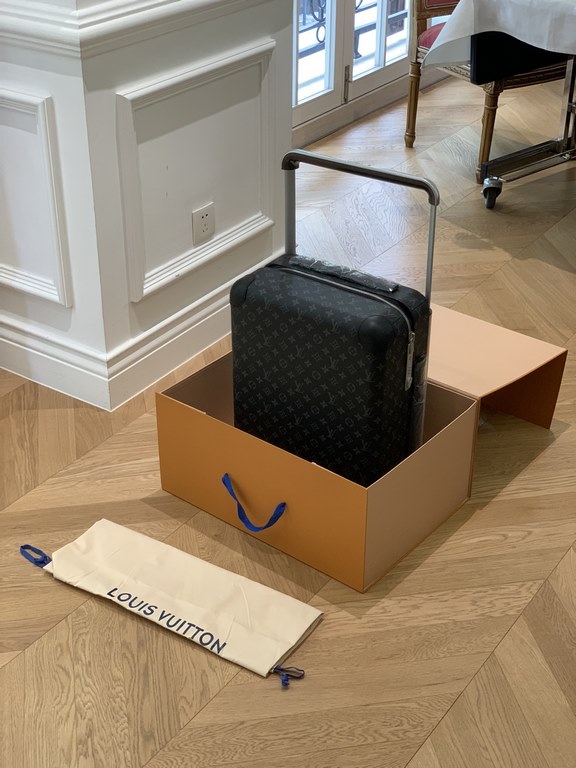 LOUIS VUITTON-HORIZON four-wheeled trolley case 55cm Specifications 38  55  21 (L  H  W) counter genuine quality In stock!L V Horizon trolley case is a classic piece created by the brand in collaboration with designer Ma