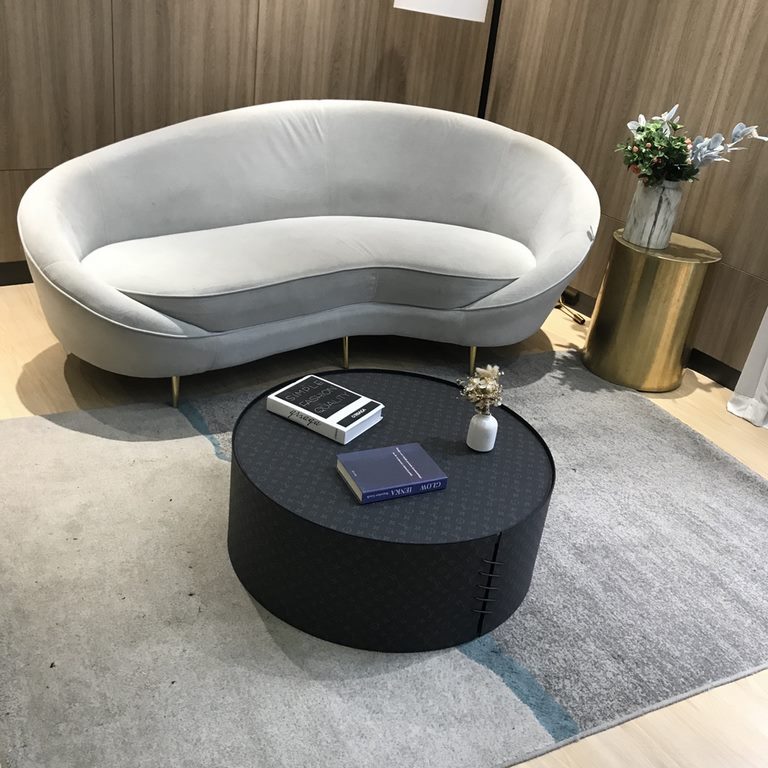 LOUIS VULTTON. The newest model. Crafted with care. Luxurious coffee table set. Sleek and elegant. Simple and stylish. Flexible matching. The eye-catching C position in the living room.  using high-end steel plate fabric