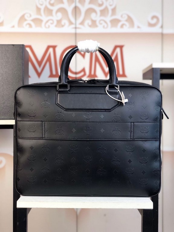 ♂ 「MCM」Original Nomadic Collection Briefcase A calm and understated bag is enough to make you exude mature charm Collection Designed for frequent travelers Designed by Visetos Lightweight Structure Simplified Convenient 