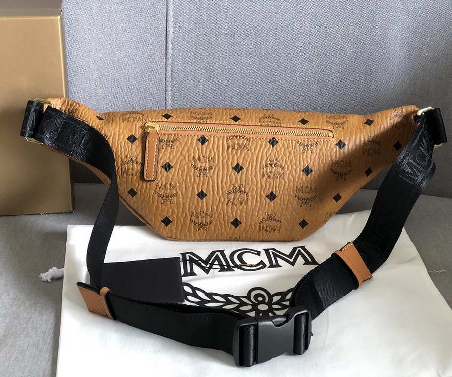 Code 1038 Rat MCM  Original quality Fursten hipster rat   fanny pack. Crafted from our signature Visetos print-coated canvas with a labeled rat logo. blends fashion and function . Tie it around your waist or sling it ove