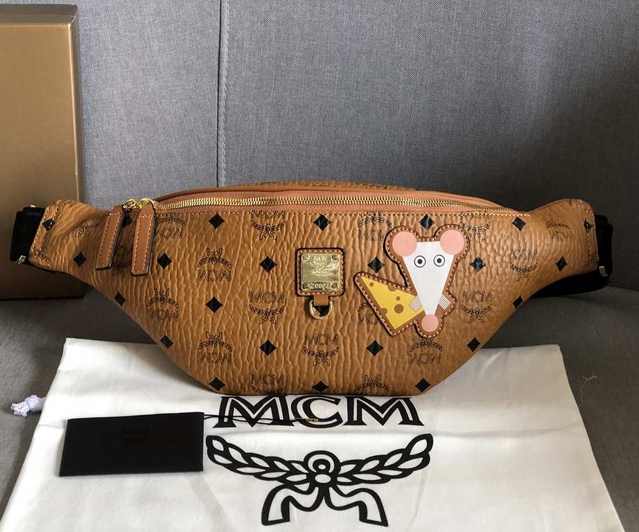 Code 1038 mouse   MCM  Original quality Fursten hipster rat   fanny pack. Crafted from our signature Visetos print coated canvas with a labeled rat logo.Blends fashion and function . Tie it around your waist or sling it 