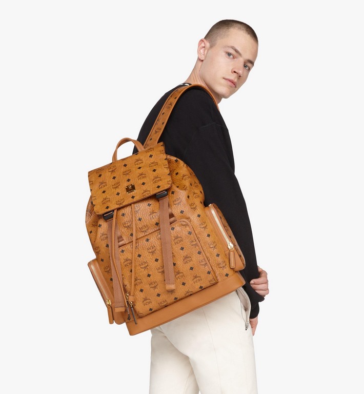 Code 5503The  ♂ [MCM] Brandenburg duffel bag has plenty of space, not only giving you a stylish look throughout the day, but also making it an ideal travel bag. Inspired by military utility backpacks, the bag features a 