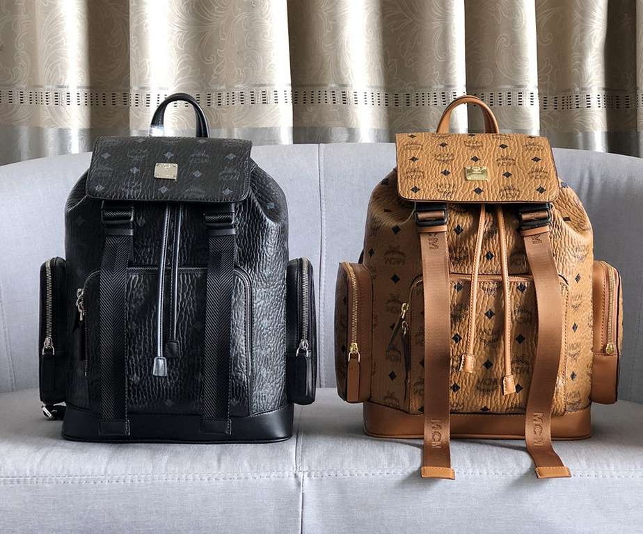 Code 5503The  ♂ [MCM] Brandenburg duffel bag has plenty of space, not only giving you a stylish look throughout the day, but also making it an ideal travel bag. Inspired by military utility backpacks, the bag features a 