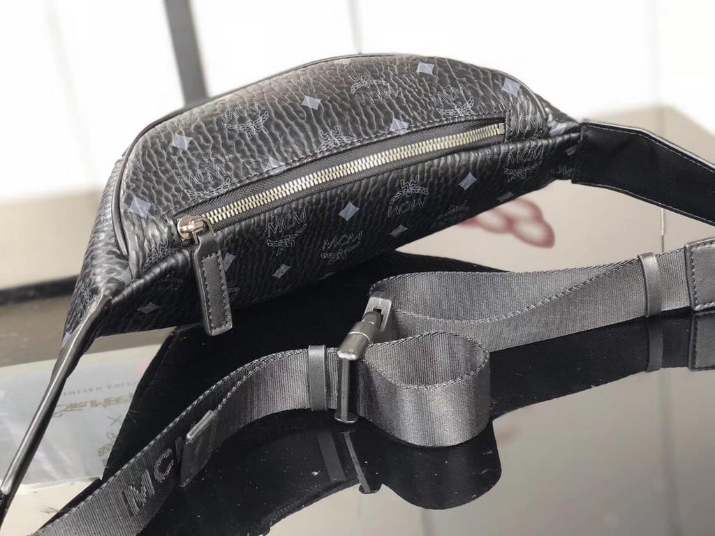 New Arrival---MCM Stark Visetos Belt BagCrafted from coated canvas with an iconic classic print. Inject chic style into your look with this functional Stark fanny pack. The durable, adjustable logo fabric shoulder strap 