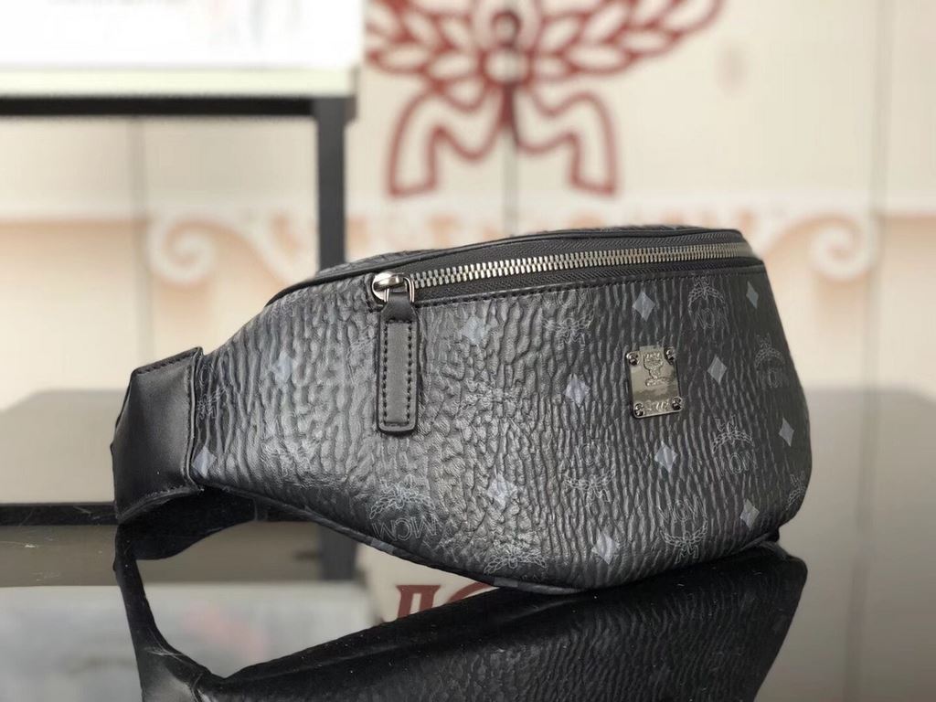 New Arrival---MCM Stark Visetos Belt BagCrafted from coated canvas with an iconic classic print. Inject chic style into your look with this functional Stark fanny pack. The durable, adjustable logo fabric shoulder strap 