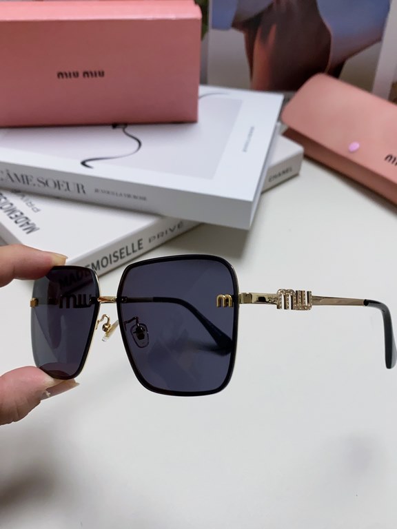 Miumiu Miu Miu 2024 new Netroots with the same women's sunglasses fashion trend sunglasses driving UV sunglasses