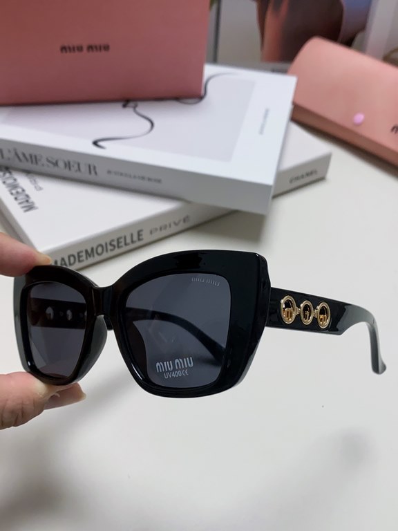 MiuMiu fallacy 2024 new Europe and the United States new fashion sunscreen cat's eye women's sunglasses trend senior sense of popularity of Ms. sunglasses