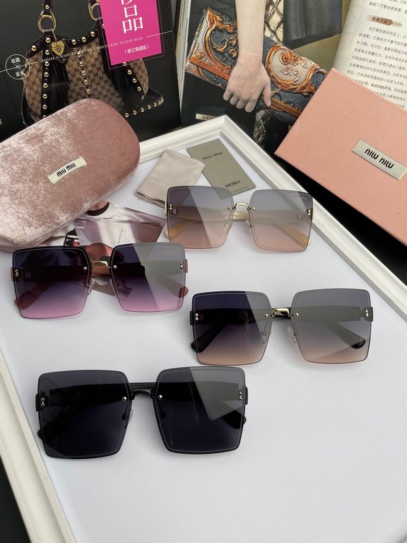 . Brand   Miu Miu miumiu women with the same original single polarized sunglasses   TR90 slice frame   imported Polaroid HD polarized lenses. Large frame fashion sunglasses  , high-end mirror leg design, the quality is a