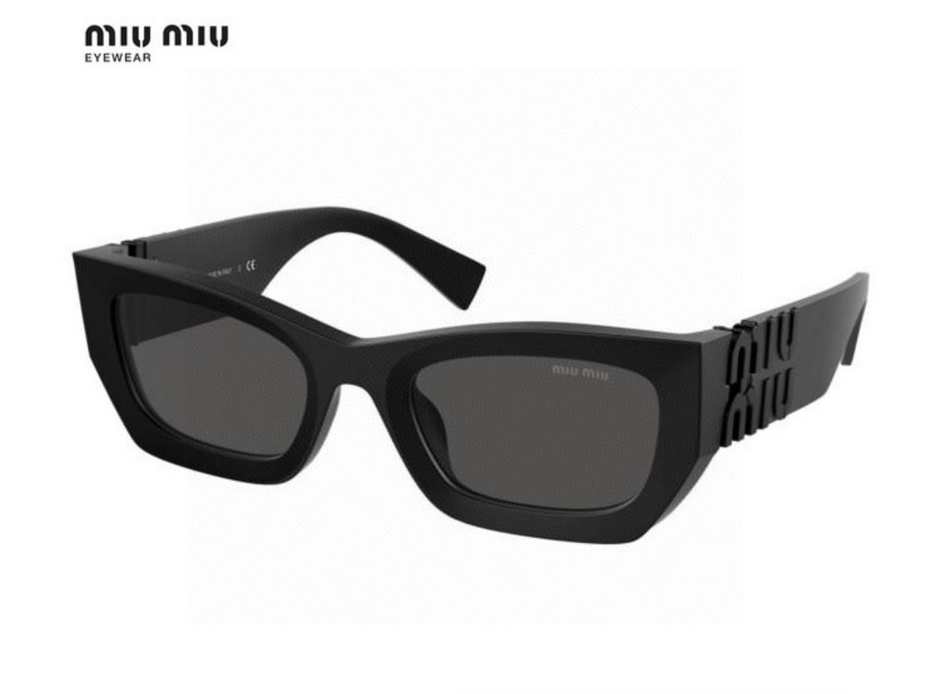 MIUMIU sunglasses are salty and sweet!!!! Love it so much!How can beautiful women not have a pair of good-looking sunglassesThis style of sunglasses is really nice!The miumiulogo on both sides is very chic!The shape is a