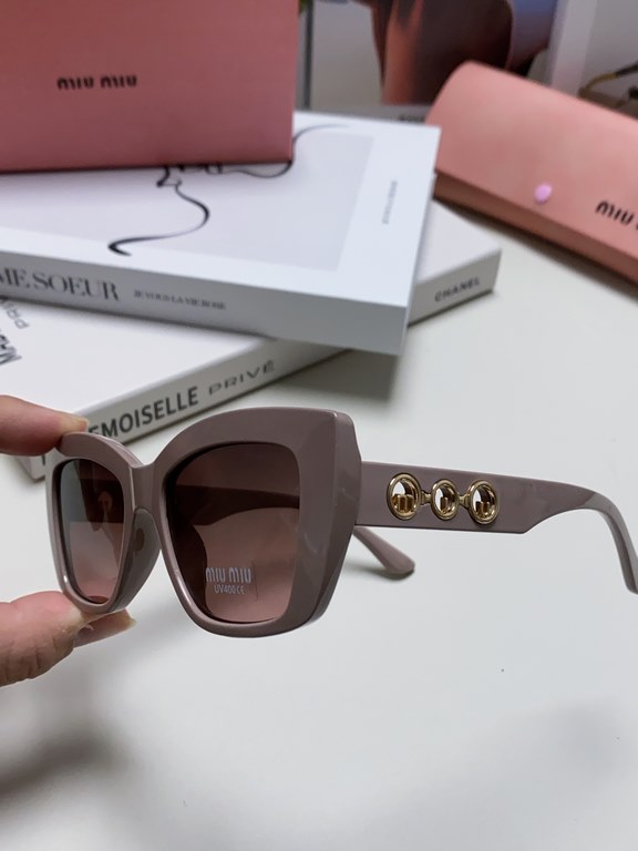 MiuMiu fallacy 2024 new Europe and the United States new fashion sunscreen cat's eye women's sunglasses trend senior sense of popularity of Ms. sunglasses