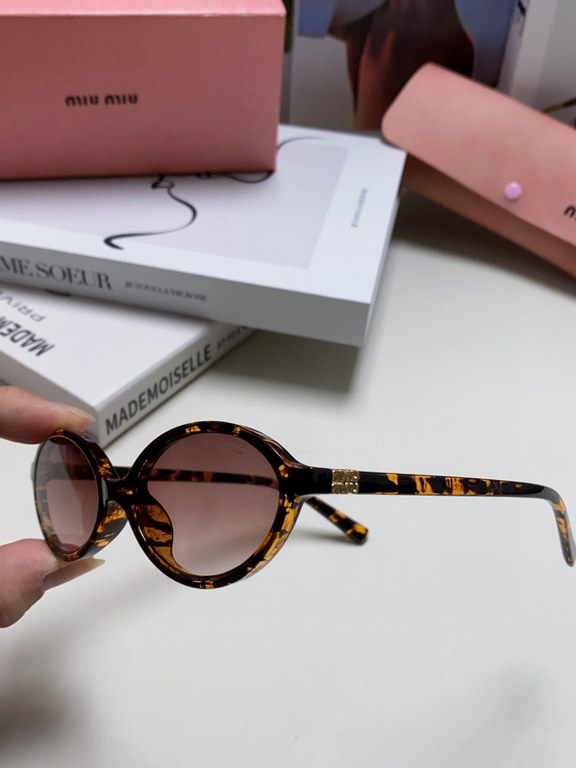 MIUMIU Miu Miu Zhang Yuanying models book nerd retro small round frame sunglasses for men and women 2024 new high-level sense of sunglasses sunshade UV oval street shooting