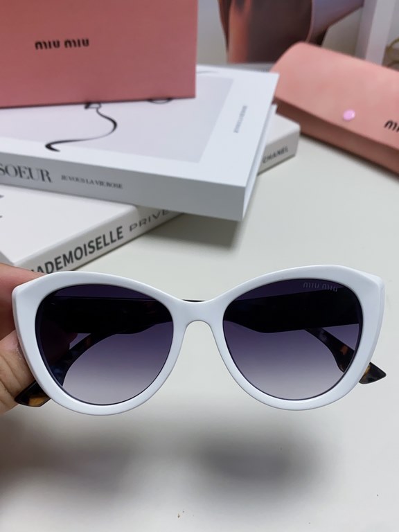 MiuMiu Miu Miu 2024 sunglasses female high-class sense cat-eye frame era teenage group the same sunglasses Ms. pop-ups