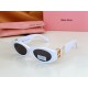 High version of the large logo non-market general merchandise   MIUMIU sunglasses can be salty and sweet!!!! Love it so much!How can beautiful women not have a pair of good-looking sunglassesThis style of sunglasses is r