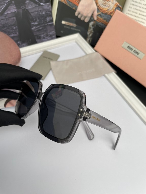 2022 New Brand miumiu  Miu Miu Women's Polarized Sunglasses  TR90 Frame   Imported Polaroid HD Polarized Lenses,   No. 9002