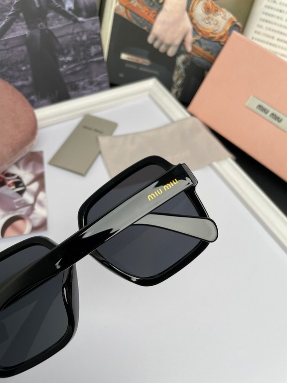 2022 New Brand miumiu  Miu Miu Women's Polarized Sunglasses  TR90 Frame   Imported Polaroid HD Polarized Lenses,   No. 9002