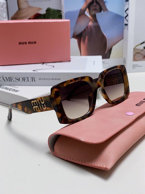 MiuMiu fallacy 2024 new spell large frame square sunglasses European and American millennial hottie retro female ins net red street shooting high quality sunglasses ladies sunglasses