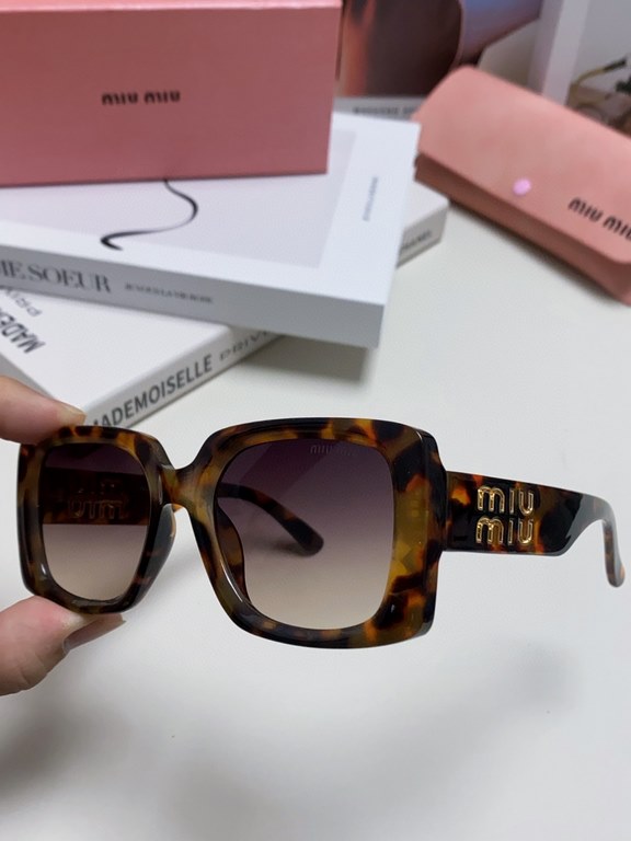 MiuMiu fallacy 2024 new spell large frame square sunglasses European and American millennial hottie retro female ins net red street shooting high quality sunglasses ladies sunglasses