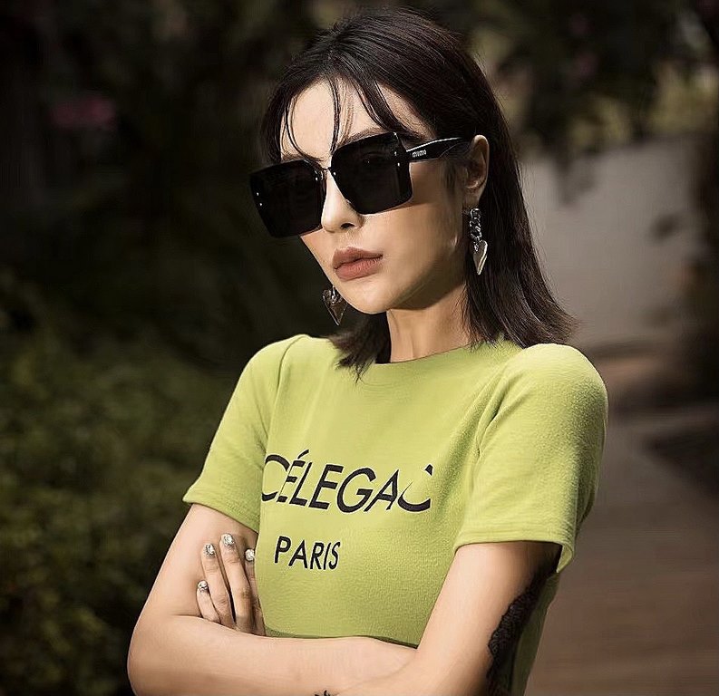 MIUMIU  Miu Miu    2023 spring new models   shiny new models bright debut     sunglasses tide fine personality design simple fashion counter quality worth having absolutely tide explosion Enhance the personal taste of th