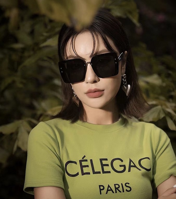 MIUMIU  Miu Miu    2023 spring new models   shiny new models bright debut     sunglasses tide fine personality design simple fashion counter quality worth having absolutely tide explosion Enhance the personal taste of th