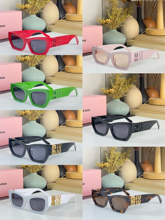 The original MIUMIU sunglasses are salty and sweet!!!! Love it so much!How can beautiful women not have a pair of good-looking sunglassesThis style of sunglasses is really nice!The miumiulogo on both sides is very chic!T