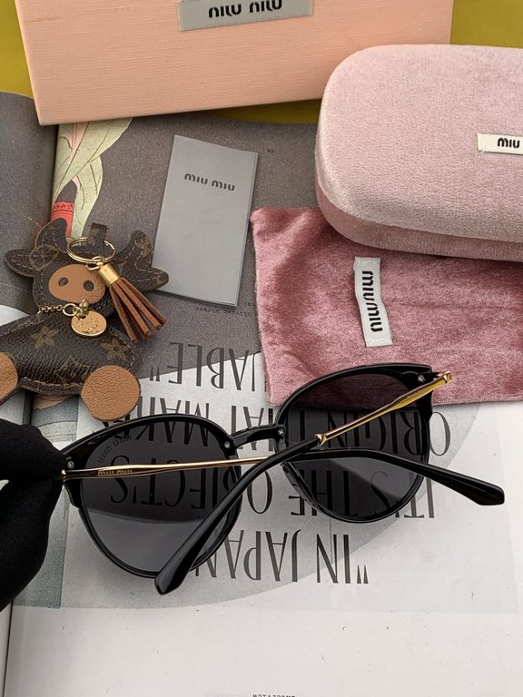 MIUMIU  Miu Miu    2022   shining new models bright debut   sunglasses tide products exquisite personality design simple fashion counter quality worth having absolute tide explosion Enhance the personal taste of the fash