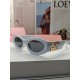 High version of the large logoMIUMIU sunglasses are salty and sweet!!!! Love it so much!How can beautiful women not have a pair of good-looking sunglassesThis style of sunglasses is really nice!The miumiulogo on both sid