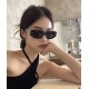 High version of the large logoMIUMIU sunglasses are salty and sweet!!!! Love it so much!How can beautiful women not have a pair of good-looking sunglassesThis style of sunglasses is really nice!The miumiulogo on both sid