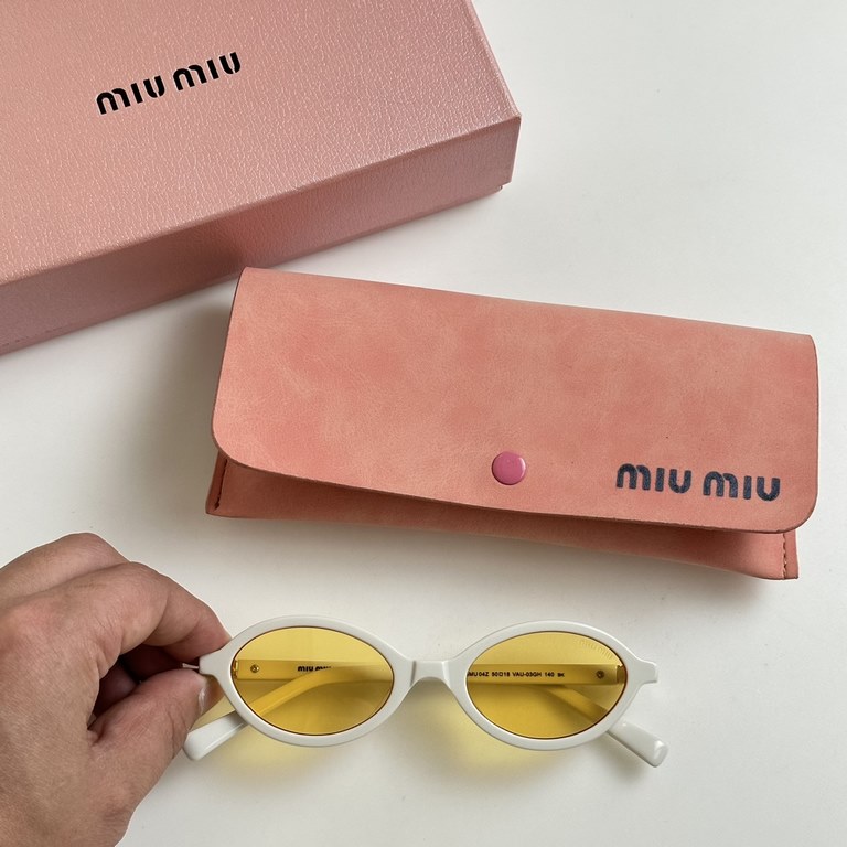 Original small plate MIUMIMODELSMU04ZSIZE50 mouth 18-140College gas retro small frame vegan mirror sunglassesWon Ying Oni same model