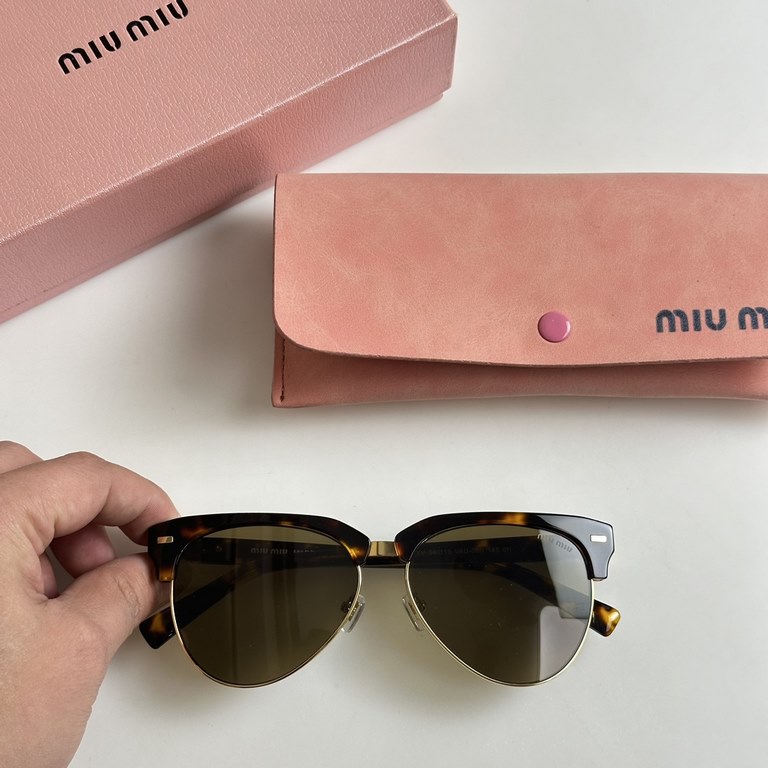 MIU MI VMU 56XV Advertisement runway modelSIZE：56口15-145