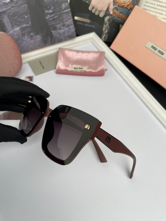 2022 NewBrand,  Miu Miu miumiu women with the same original single polarized sunglasses   TR90 sliced frames   Imported Polaroid HD polarized lenses. Large frame fashion sunglasses  , high-end mirror leg design, the qual