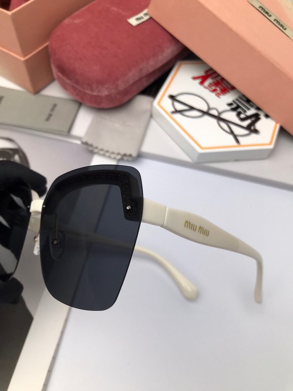 2021 New Brand miumiu  Miu Miu Women's Polarized Sunglasses  TR90 Frame  Imported Poly HD Polarized Lenses,  Color 3 color options. No. 5003