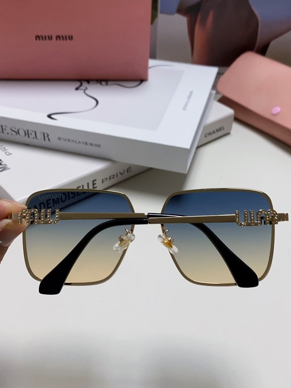 Miumiu Miu Miu 2024 new Netroots with the same women's sunglasses fashion trend sunglasses driving UV sunglasses