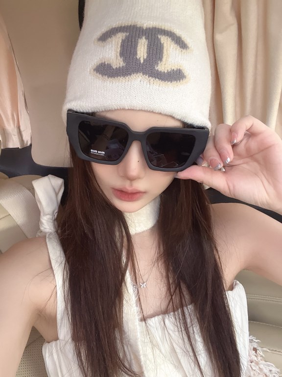 Qi color arrival ~ MIUMIU miu family square sunglasses  SMU07ws 52-19-135Sweet and cool new geometric sense of fashionable sense upBig face round face bb punch Shade sunscreen steady