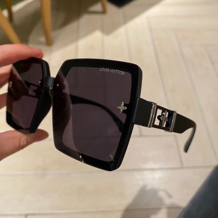 Pmiumiu [tr polarized series].2024 New Polarized Sunglasses Style Multi .The classic square frame design is not picky about face shape, and it is very elegant whether it is paired with a coat or a dress.Polarized Sunglas