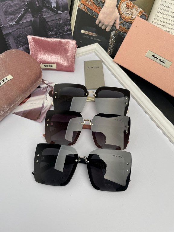 New. 2022Brand,  Miu Miu miumiu women with the same original single polarized sunglasses   TR90 slice frame   Imported Polaroid HD Polarized lenses. Large frame fashion sunglasses  , high-end mirror leg design, the quali