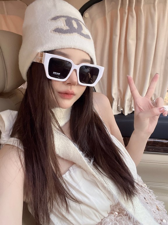 Qi color arrival ~ MIUMIU miu family square sunglasses  SMU07ws 52-19-135Sweet and cool new geometric sense of fashionable sense upBig face round face bb punch Shade sunscreen steady