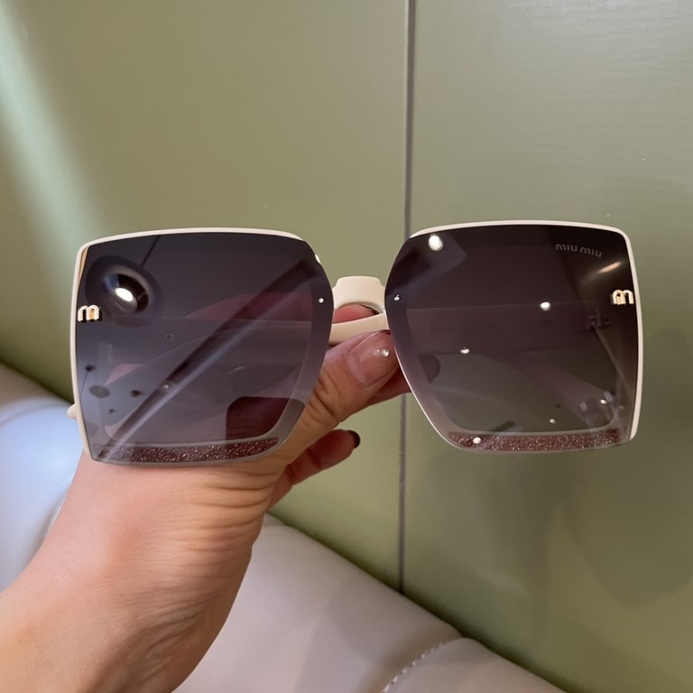 2023 latest models miumiu home women's polarized sunglasses     starry sky models   big brand model   celebrity style Directly recommended models