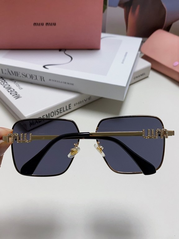 Miumiu Miu Miu 2024 new Netroots with the same women's sunglasses fashion trend sunglasses driving UV sunglasses