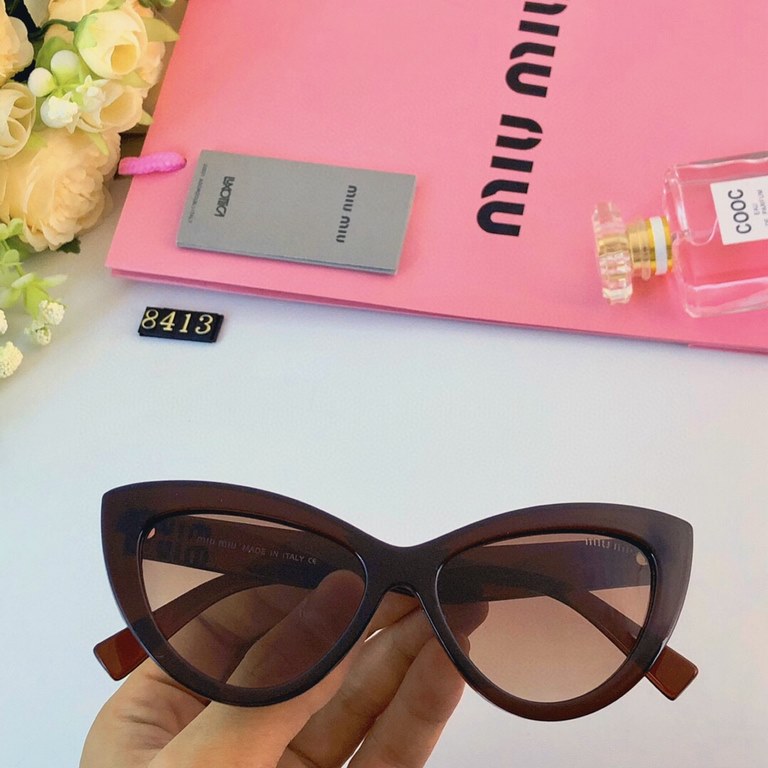 miumiu2024 new cat-eye sunglasses sunglasses in Europe and the United States retro sunglasses female small face fashionable high-level sense of netroots street shooting glasses